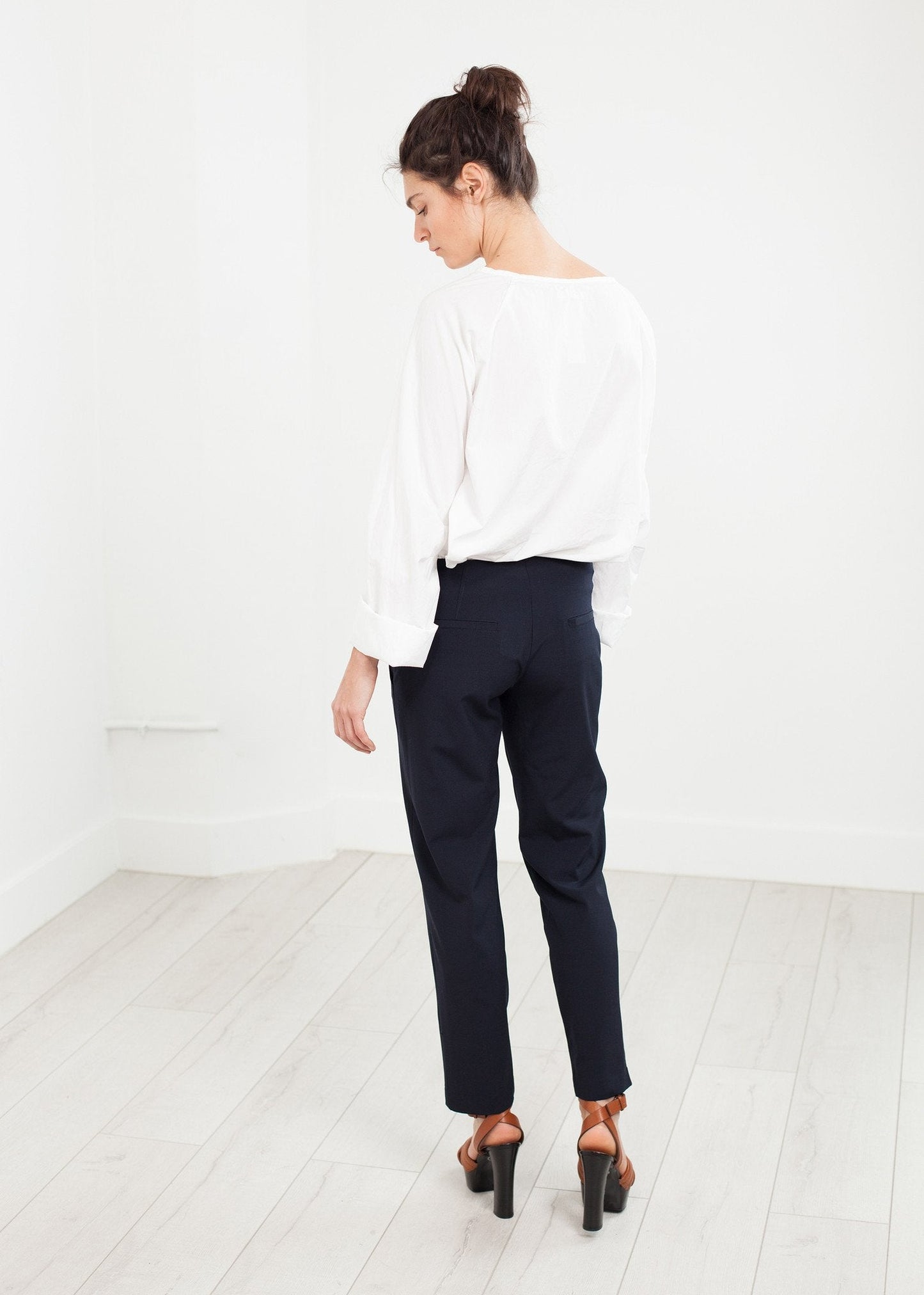 Pantalon à poche plaquée en bleu marine