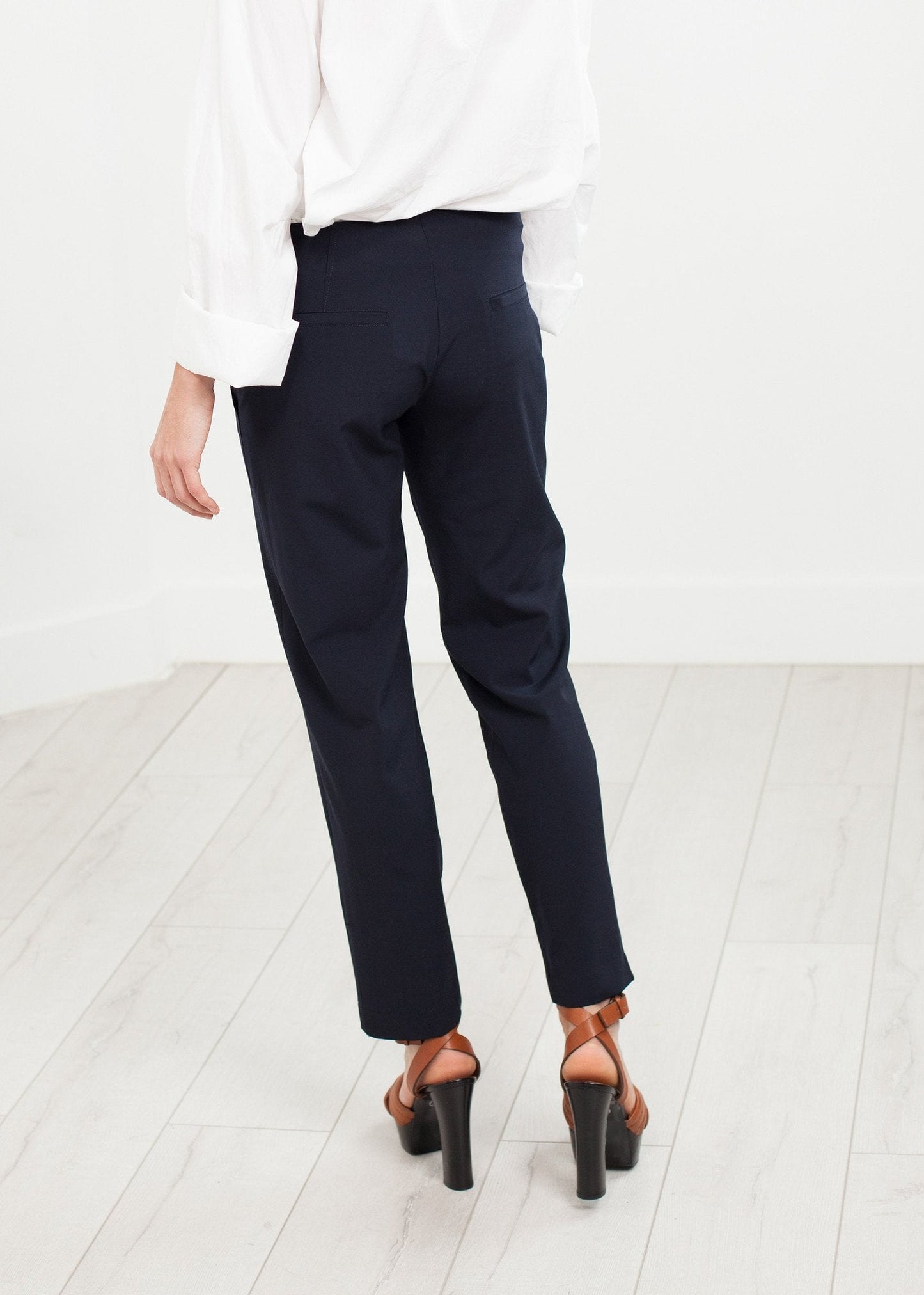 Pantalon à poche plaquée en bleu marine