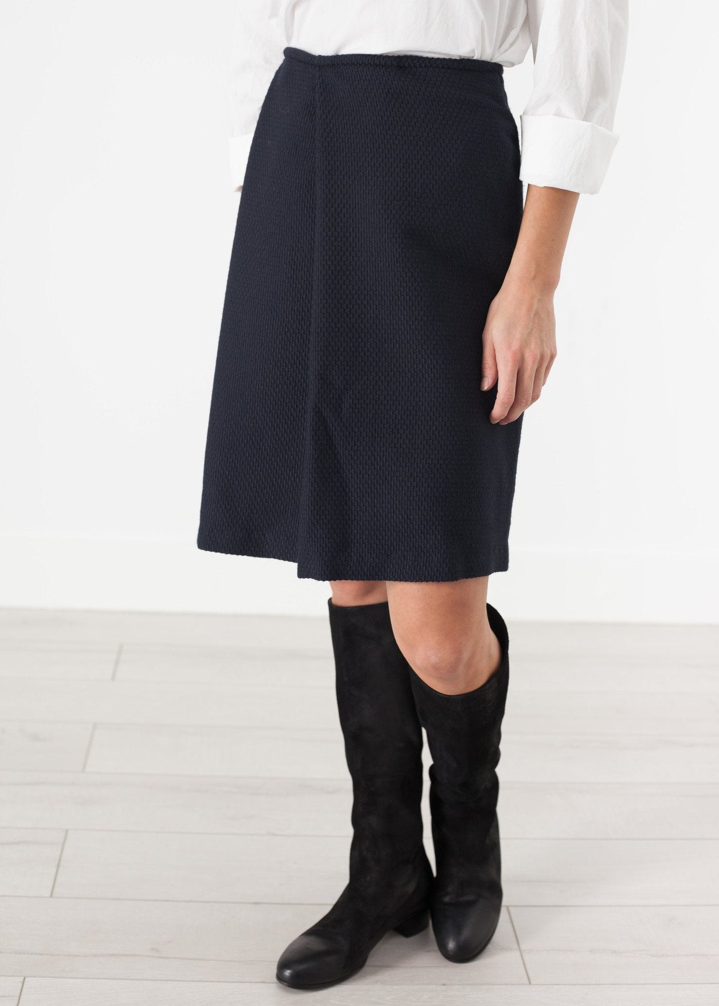 Jupe en laine plissée en bleu marine