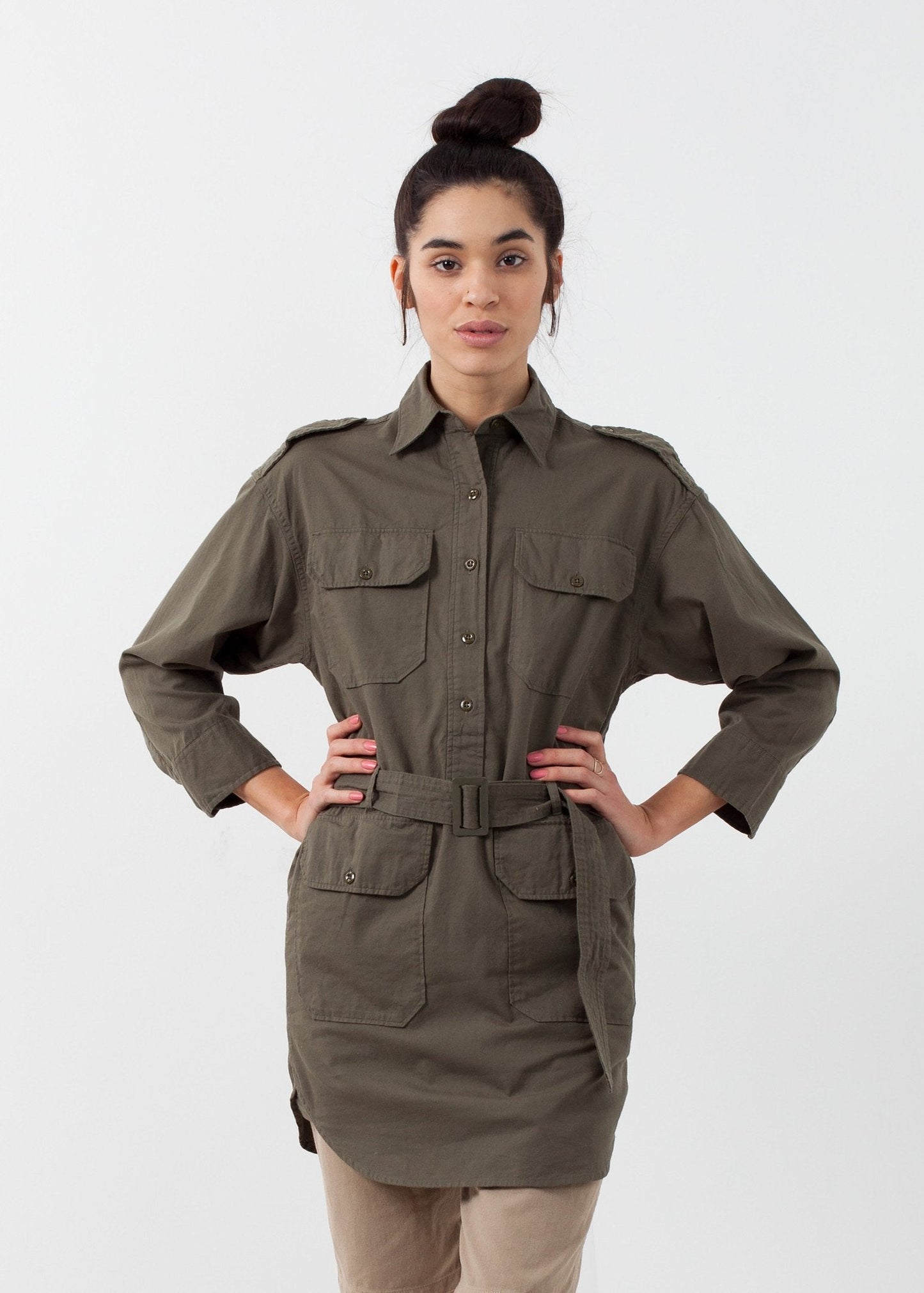 Robe excédentaire à ceinture