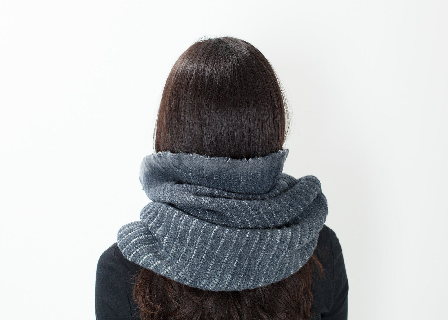 Cache-cou en tricot gris