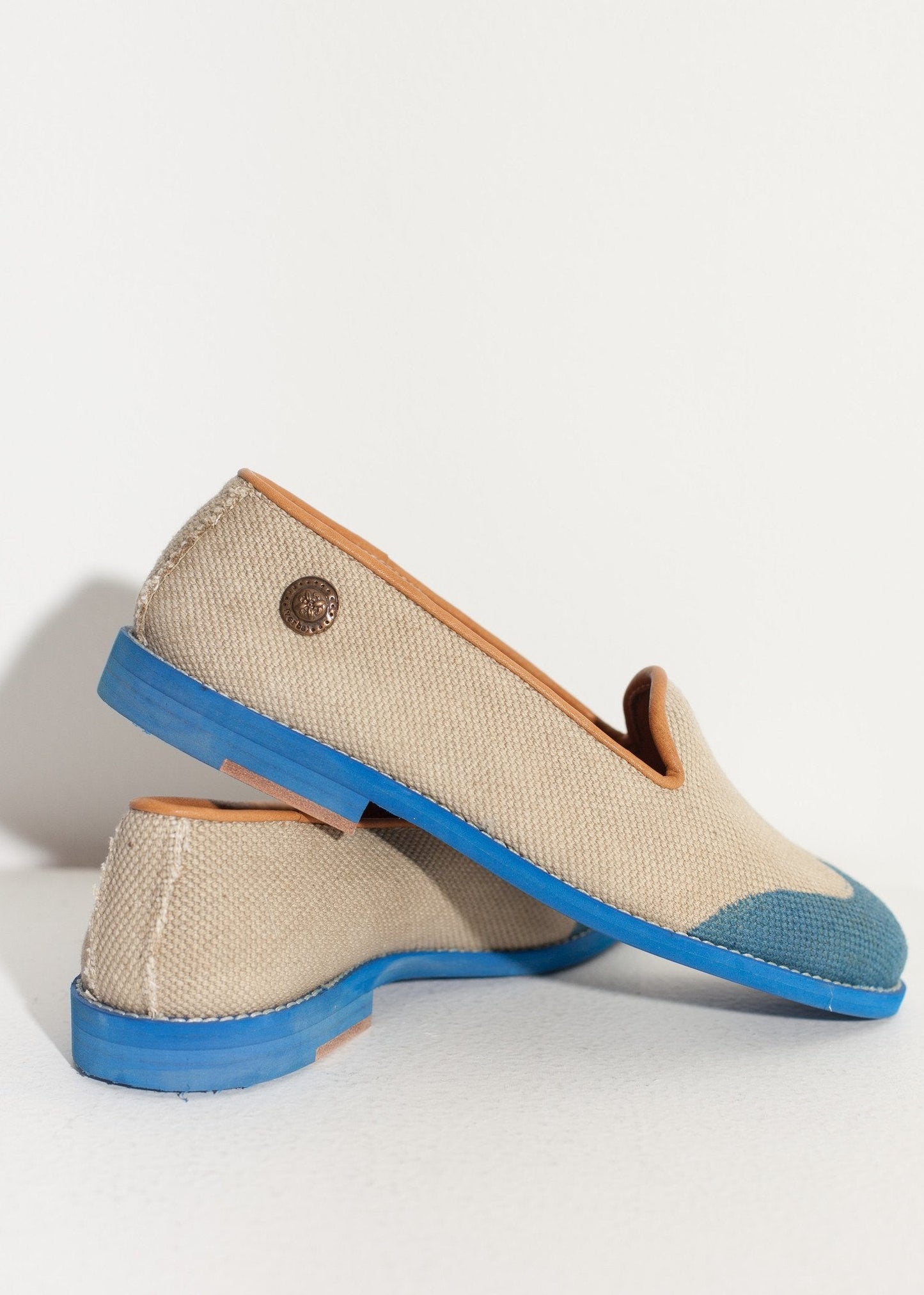 Mocassin à bout ailé en bleu
